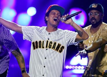 Bruno Mars y Kendrick Lamar ganan 3 Grammy