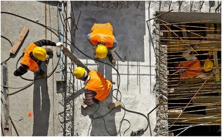 Se desploma 29.6% actividad industrial en abril, la peor caída en su historia