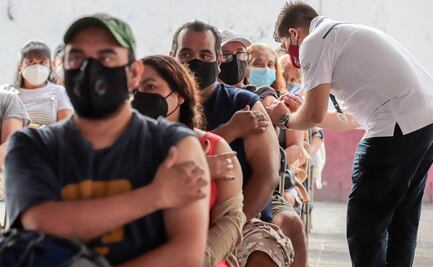 Edomex inicia vacunación de refuerzo contra Covid para adultos de 40 a 49 en 51 municipios