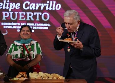 AMLO encabeza tamaliza en Palacio Nacional por Día de la Candelaria