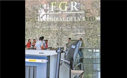 Legisladores exigen renuncia de fiscal general