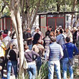 Nuevos puestos para ambulantes desatan conflicto