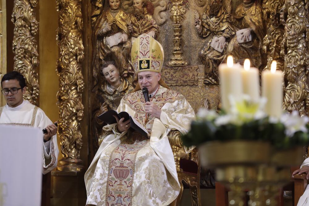 Carlos Aguiar Retes Arzobispo primado de México en su homilia en la catedral de Tlalnepantla, Edo. de México (LUIS CORTÉS. EL UNIVERSAL)
