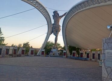 El Cristo Roto, entre el turismo y la fe