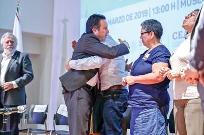 Se disculpa gobierno con familias de desaparecidos