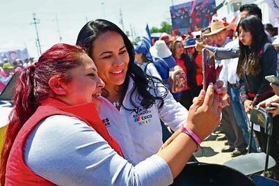 Del Moral lanza plan en favor de la mujer