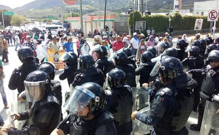 Manifestantes bloquean carreteras rumbo a Acapulco