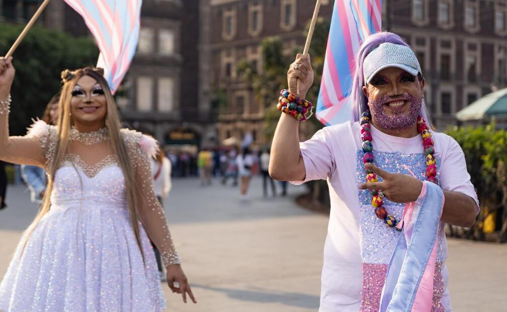En el marco del Día de la Visibilidad Trans este 31 de marzo, personas transgénero se reunieron en el Monumento a la Revolución para marchar en defensa de sus derechos. Foto: Hugo Salvador/ EL UNIVERSAL