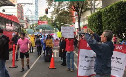 Damnificados del 19-S bloquean Insurgentes Sur al cruce con Xola