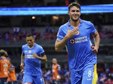 Santiago Giménez: Jugué como si hubiera sido mi último partido en Cruz Azul