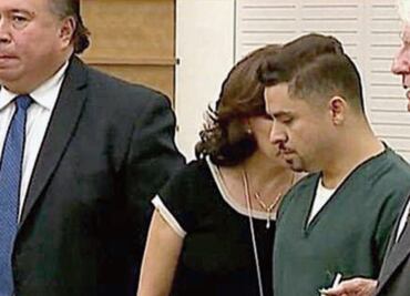 Video muestra a Larry en comparecencia