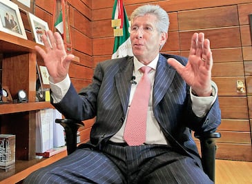 El cheque del satélite 'Centenario'