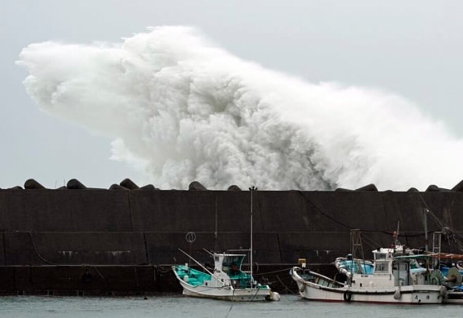 Así es el paso de "Hagibis", "el tifón más poderoso en décadas" en Japón