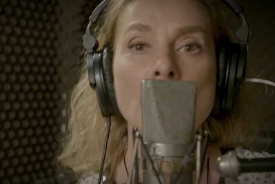 “Cuídame tú”, canta esposa de AMLO a creyentes y no creyentes