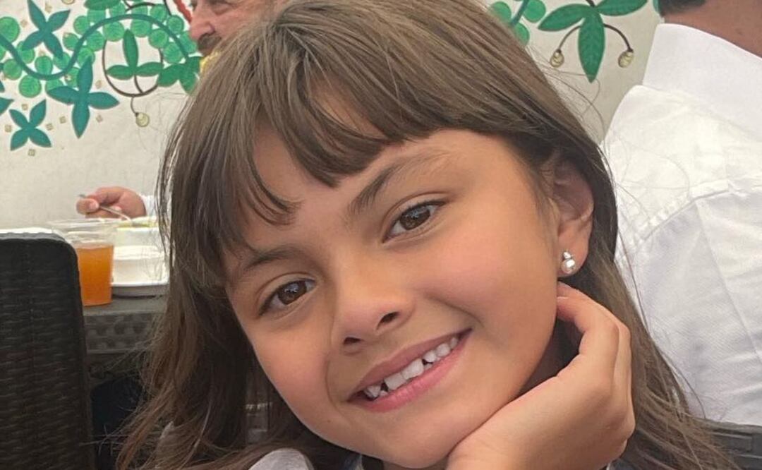 Rafaela Castro con una manicura primaveral (Fuente Instagram @rafaelacastroficial)