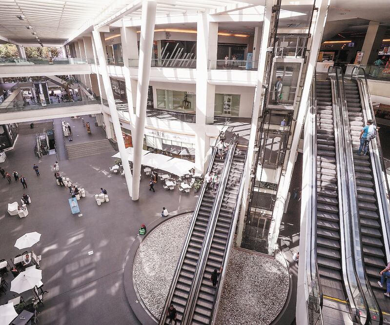 Desde ayer las plazas comerciales como Reforma 222 lucieron semivacías, y fue muy poca la afluencia de personas a las tiendas. DIEGO SIMÓN SÁNCHEZ. EL UNIVERSAL