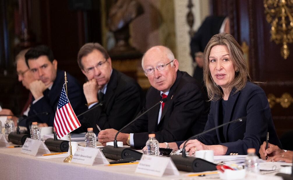 Elizabeth Sherwood, Ken Salazar y Esteban Moctezuma en reunión trilatelal de América del Norte sobre fentanilo. Foto: Especial