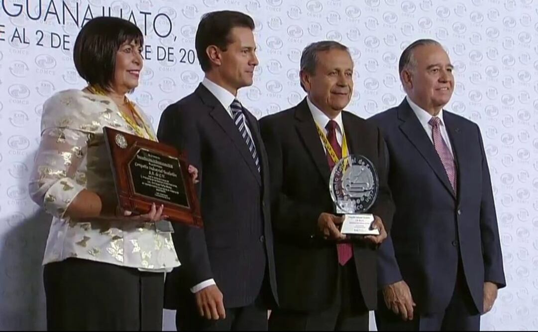 El Presidente hizo entrega del Premio Nacional de Exportación. /Especial - Tomada de @PresidenciaMX 
