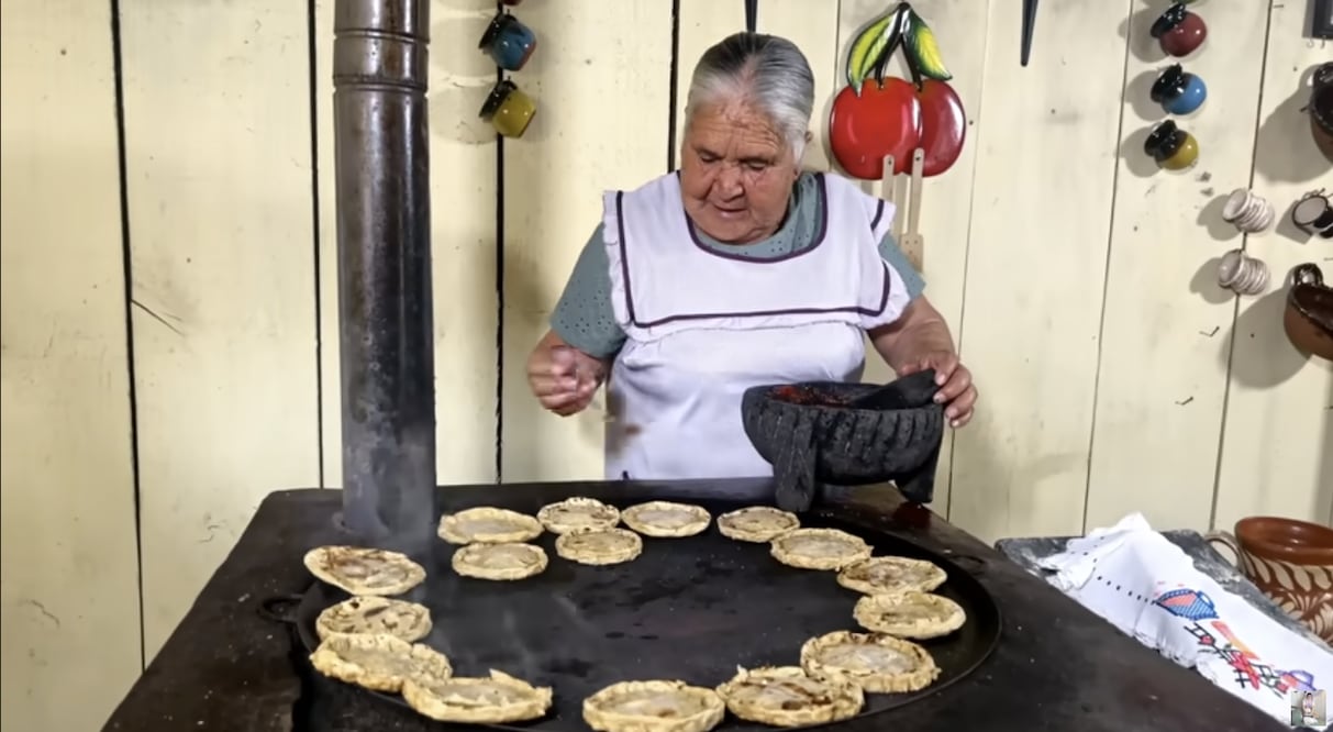 Las pellizcadas son un antojito originario de Veracruz. Foto: Captura de pantalla / YouTube "De mi Rancho a Tu Cocina"