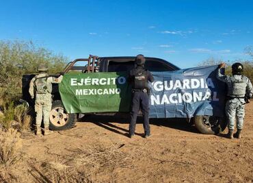 Elementos de la Guardia Nacional y del Ejército aseguran en Sonora vehículo abandonado con 26 artefactos explosivos para dron