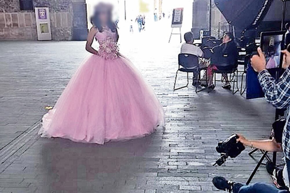 La festejada modeló en el Patio de los Escritores el domingo pasado (ESPECIAL)