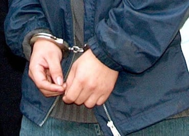 Gobierno de España extradita a hombre por presunto homicidio durante una fiesta de graduación en Coahuila