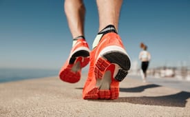 ¿Qué es la caminata del gorila?; aprende a realizar paso a paso el ejercicio que mejora fuerza y equilibrio