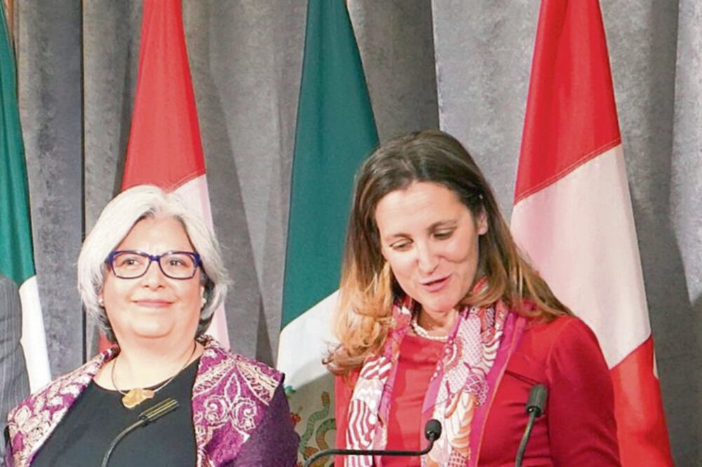 Intercambio. La secretaria de Economía, Graciela Márquez, y la ministra canadiense Chrystia Freeland afirmaron que en la región debe haber libre comercio. / CORTESÍA