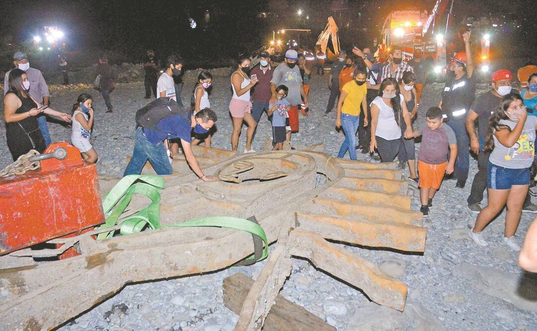 Desde el descubrimiento de la estructura religiosa, cientos de personas acuden a rezarle y pedirle milagros; algunas se llevan piedras del lugar porque piensan que podrían tener poderes curativos. Foto: 