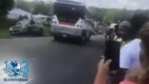 Detienen a 680 migrantes tras redada en planta de alimentos de Mississippi