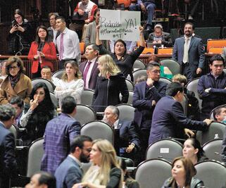 La 4T se divide y pierde votación para bajar recursos a partidos