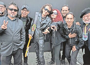 Álex debe todo a Chela Lora