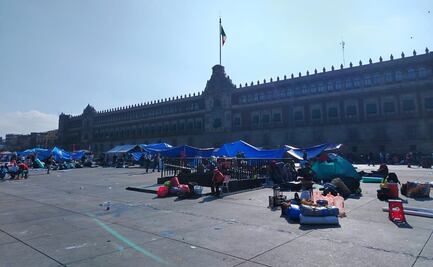 Maestros de la CNTE continúan con retiro de plantón en el Zócalo; alistan "mensaje a la nación"