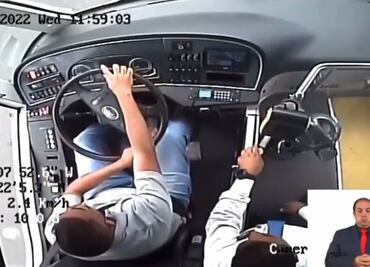 Video: así fue el choque del aspirante a conductor en Trolebús Elevado