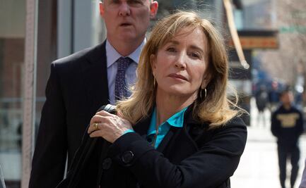 Felicity Huffman termina su condena por sobornos universitarios