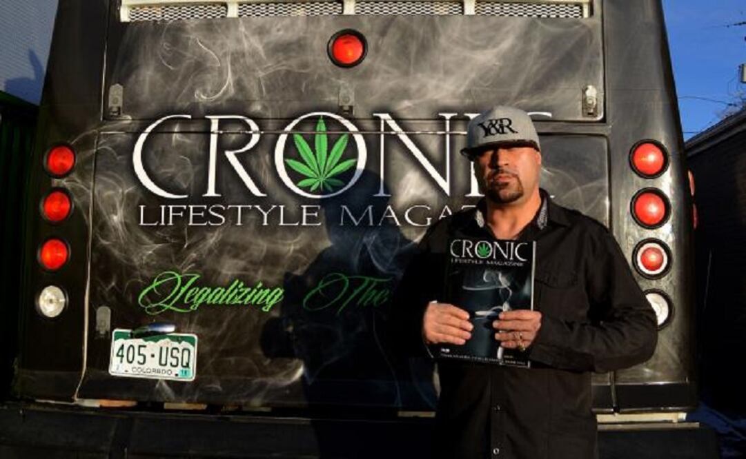 In the Rollin Joint bus people can smoke weed without restrictions for five hours for US$40 per person. (Photo: Salvador Sierra) 