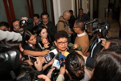 Padres de los 43 normalistas hablarán ante el Congreso de la CDMX