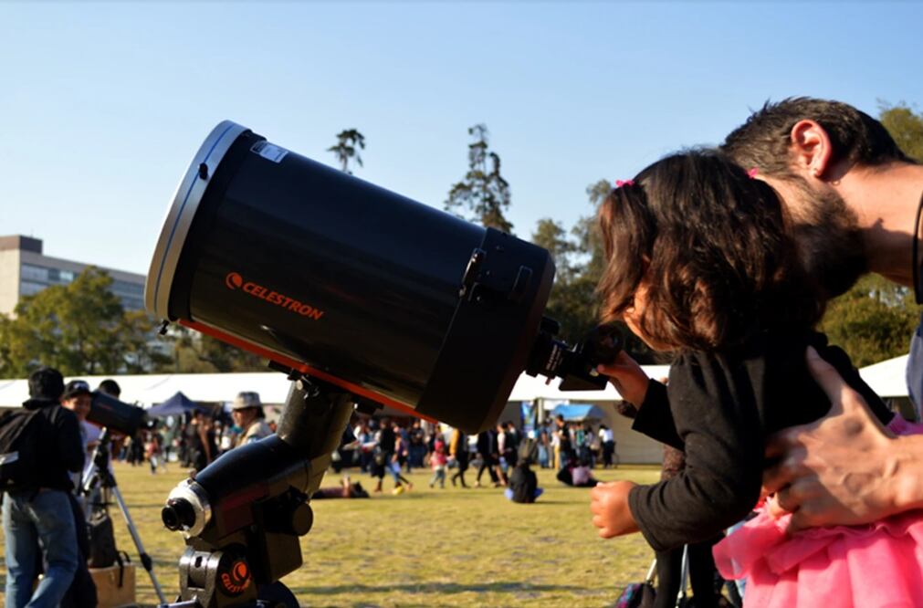 Imagen ilustrativa de la noche de las Estrellas en Ciudad Universitaria, edición 2017. Foto: Isabel Paulin