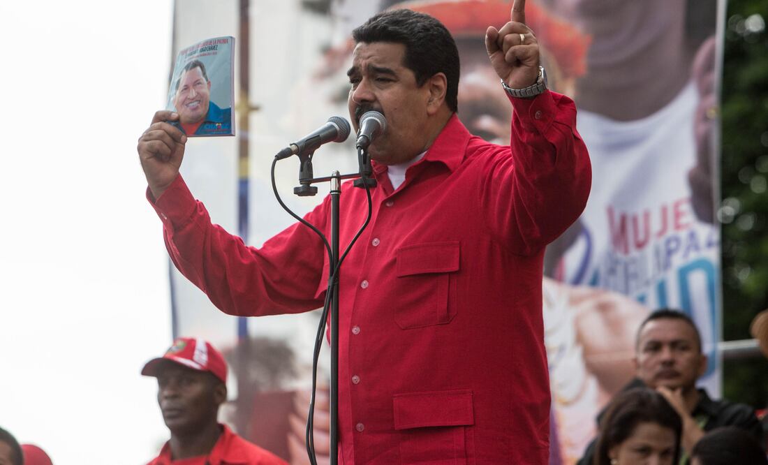 El presidente de Venezuela Nicolás Maduro habla frente a simpatizantes de su gobierno (Foto: EFE)