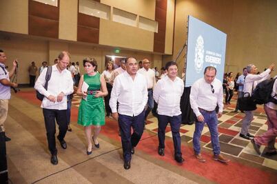 Llama gobernador a actuar en favor de menores de edad