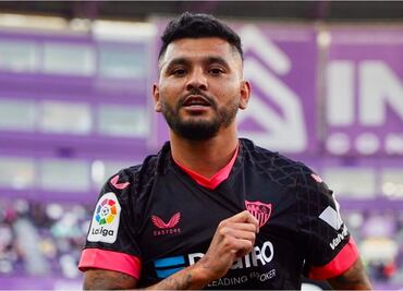 VIDEO: Jesús 'Tecatito' Corona marca en su reparación con el Sevilla