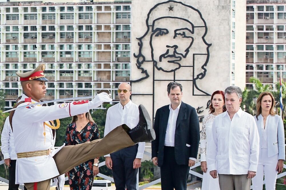 Santos apuesta al turismo entre Colombia y Cuba