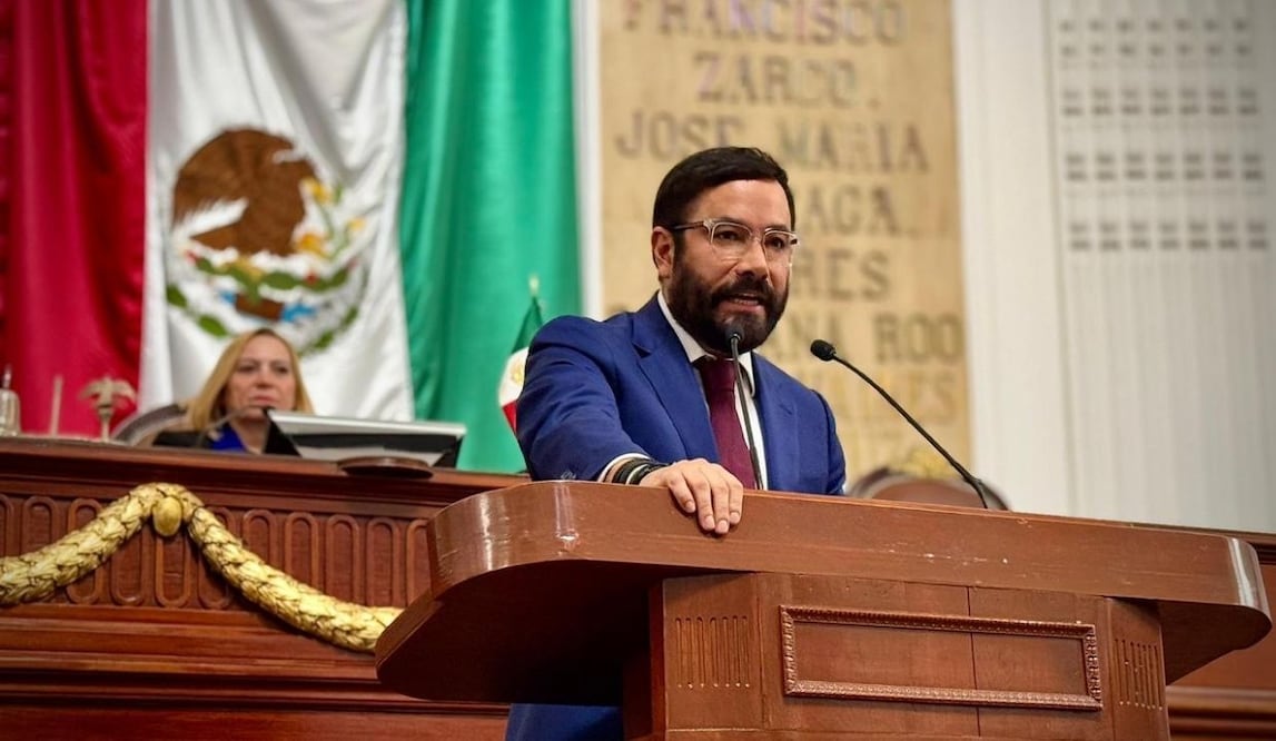 Víctor Hugo Romo propone blindaje legal rumbo al Mundial 2026; busca reforzar seguridad en eventos masivos. Foto: Especial