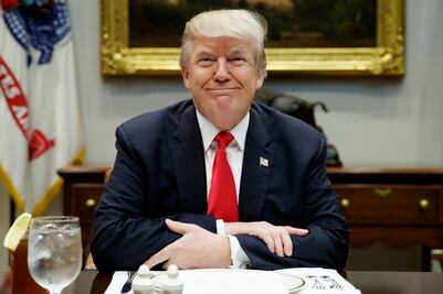 Trump confirma que planea trasladar embajada de EU a Jerusalén; no fija fecha