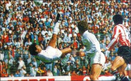 Eligen a Hugo Sánchez como el mejor futbolista mexicano de la historia 