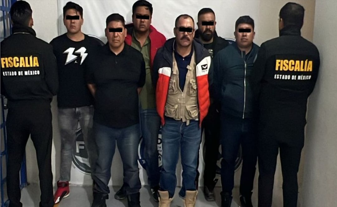 Agentes de la Fiscalía General de Justicia del Estado de México detuvieron a 6 hombres que simulaban ser elementos de esa misma institución.
Foto: Especial.