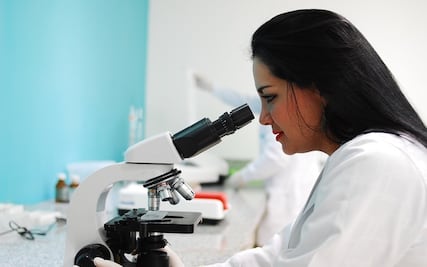 Descubren enzima clave en la proliferación del cáncer de mama