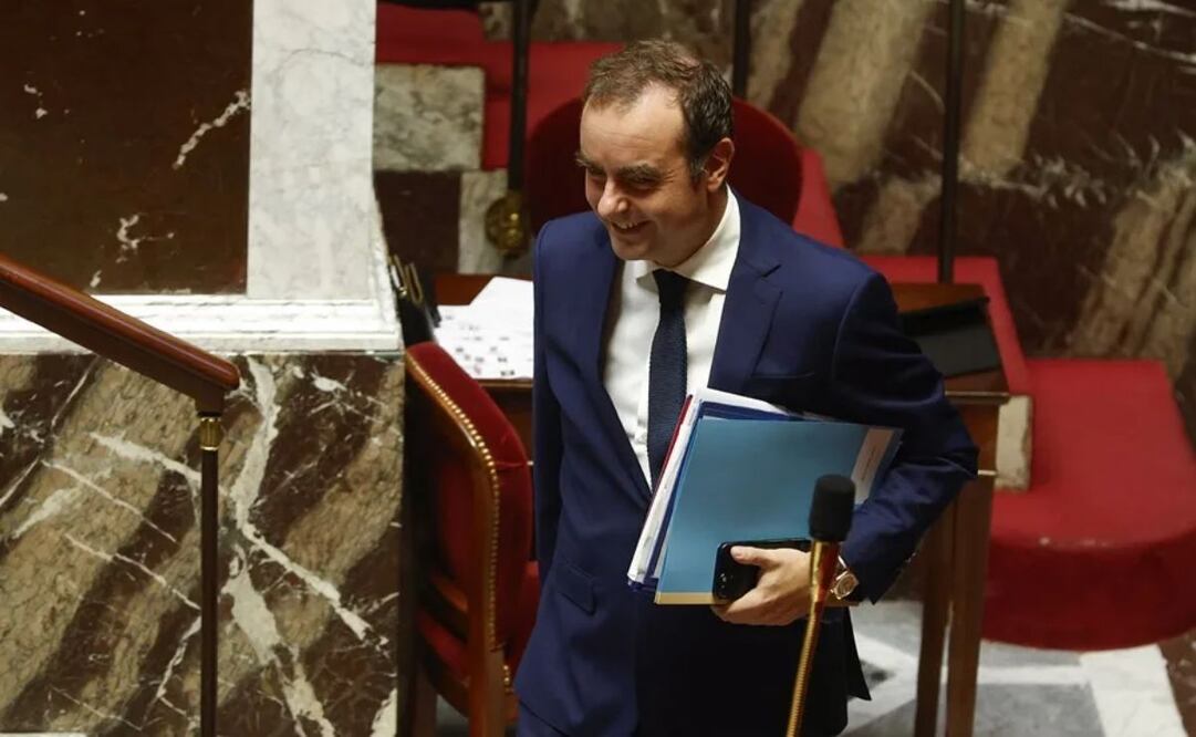 El primer ministro francés, Sébastien Lecornu, llega a la Asamblea Nacional francesa. Foto: EFE