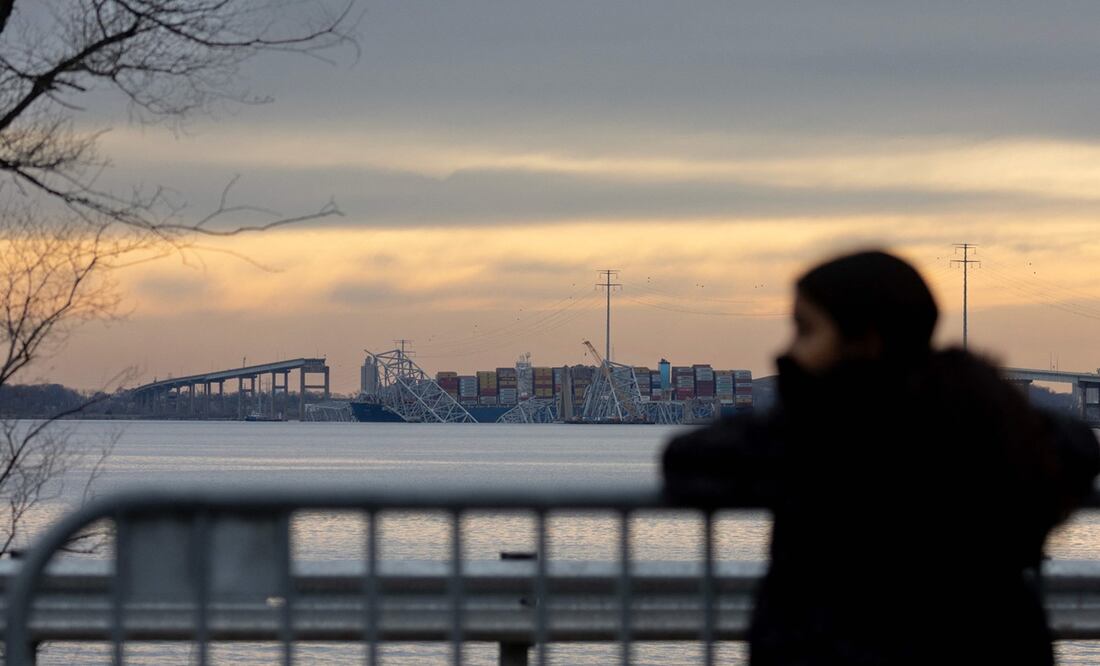 El portacontenedores Dali impactó contra el puente Francis Scott Key a las 1:29 de la madrugada del martes, provocando el colapso de gran parte de la infraestructura. Foto: AFP