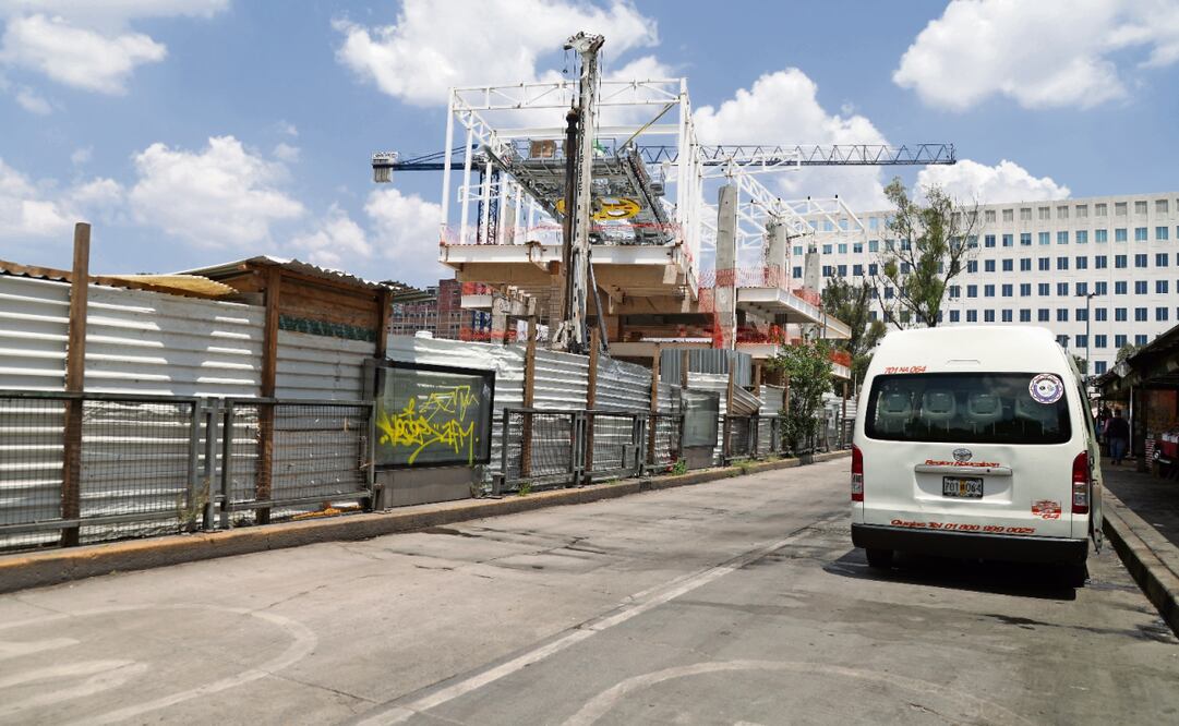 Muchos puestos dejaron de operar debido al cierre del paso por la modernización del paradero sur. Foto: Carlos Mejía / EL UNIVERSAL